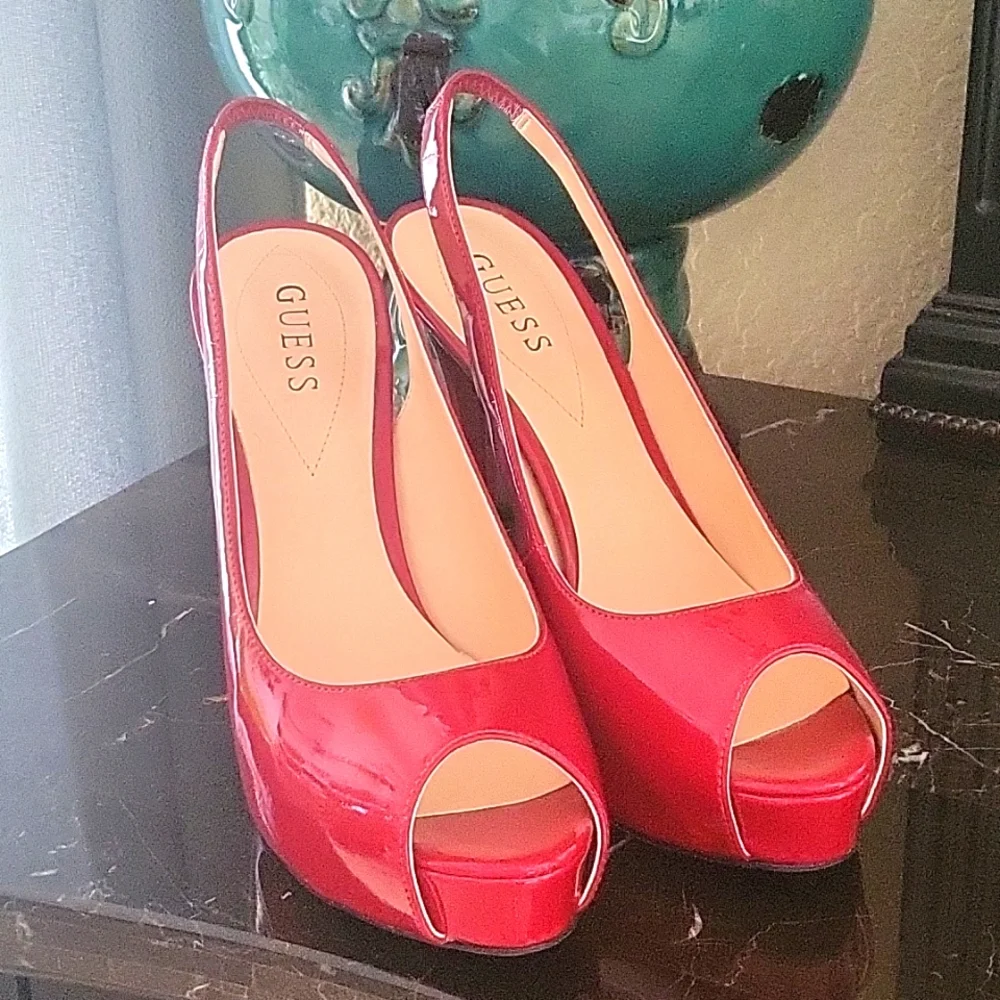 Heels 👠"GUESS" - Picture 2 of 4